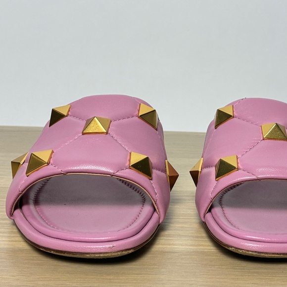 AUTHENTIC Valentino Garavani Rockstud Quilted Slide Sandals—Pink - Picture 2 of 7